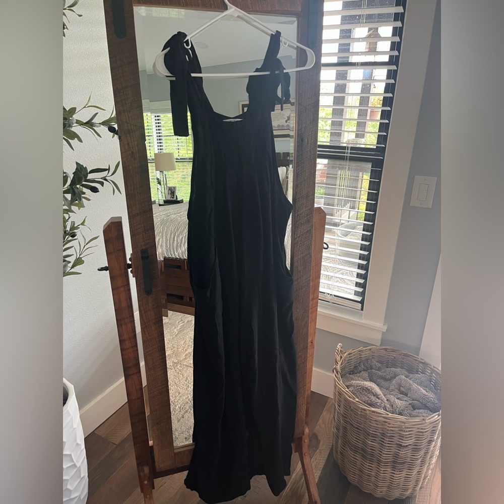 HYFVE LINEN BLEND PLEATED JUMPSUIT Size large - Black - New w/tag